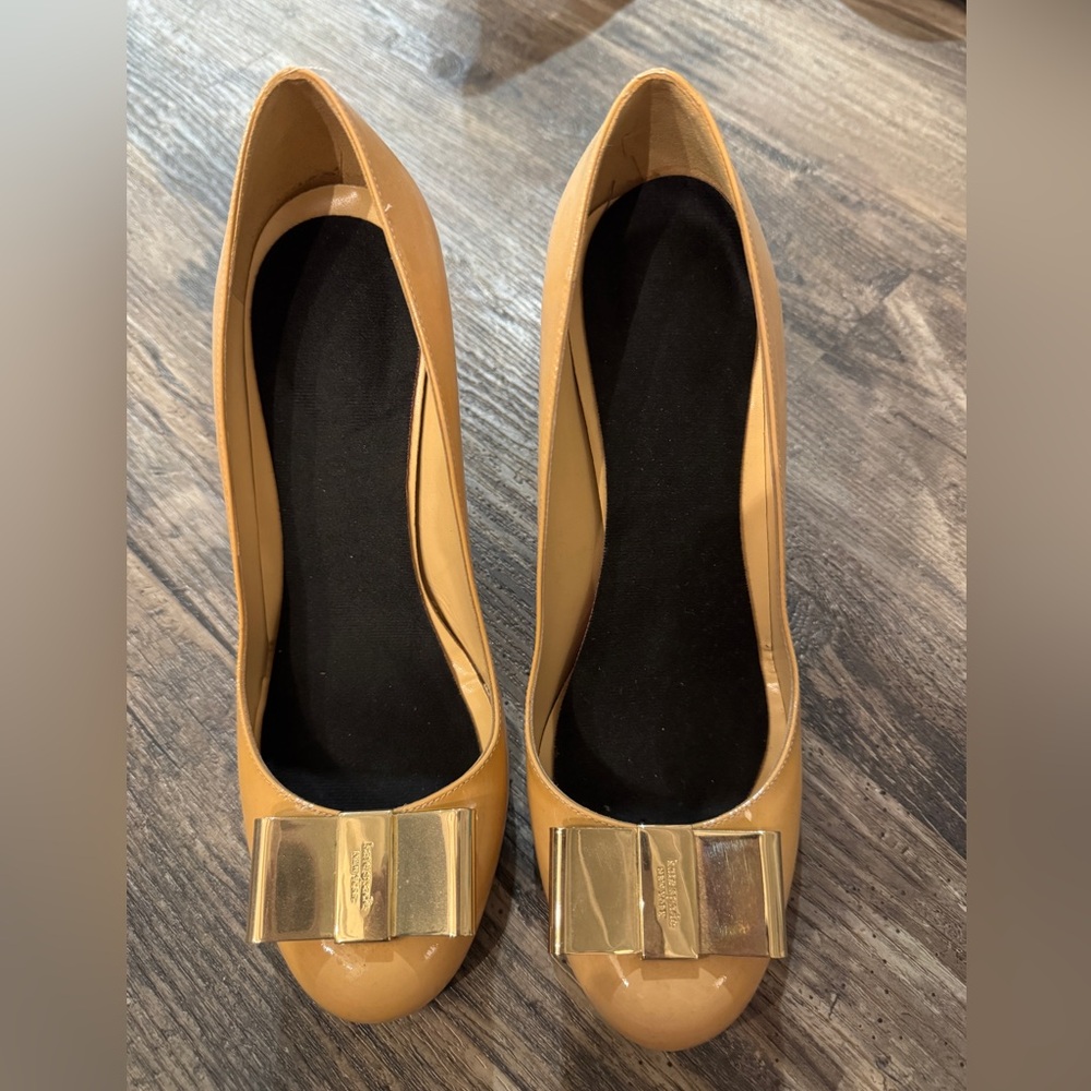 Kate Spade beige patent heels